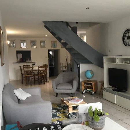 Maison De Centre Ville 6 Personnes Précigné Dış mekan fotoğraf